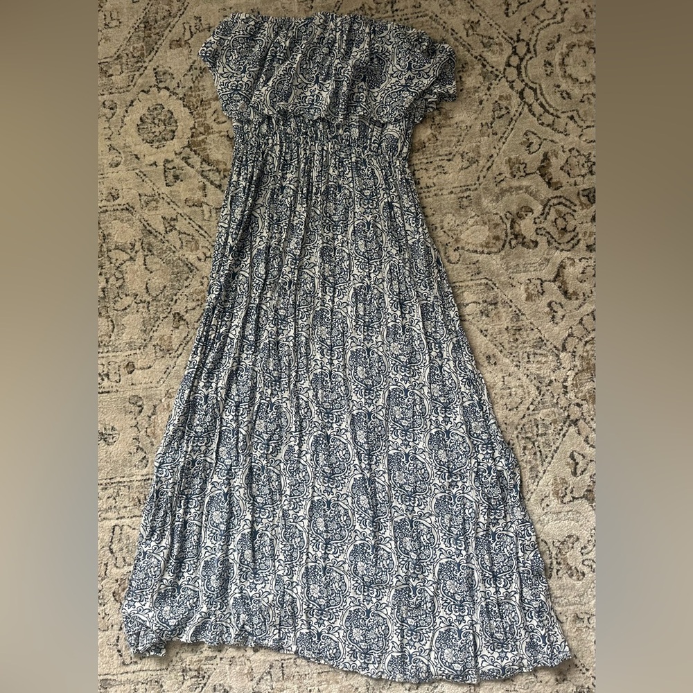 Blue and White Patterned strapless maxi dress - Picture 3 of 4